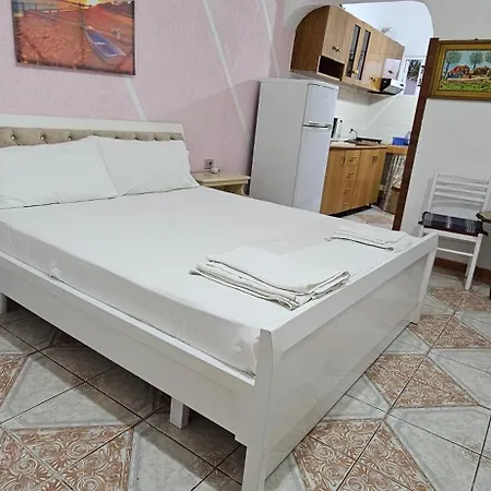 Leko Pensjonat Wlora