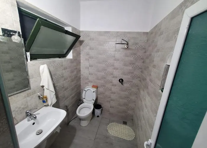 Konukevi Leko Avlonya